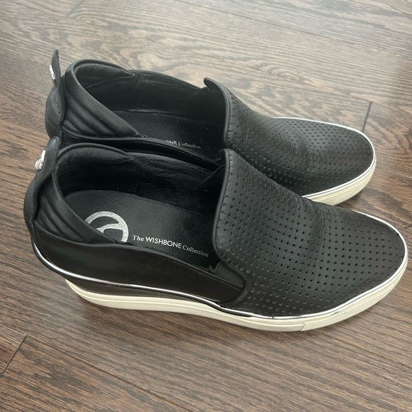 Black platform shoes. Good condition - Picture 3 of 3